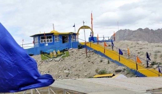 Free Food At Gurudwara Pathar Sahib langar