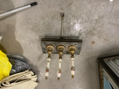 Traditional 1920's bar hand pumps & close coupled wash hand basin