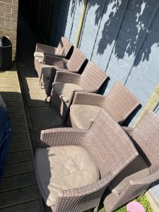 Garden table, 6 chairs and cushions