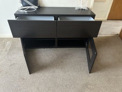 Bedroom furniture, extendable dining table & cabinet